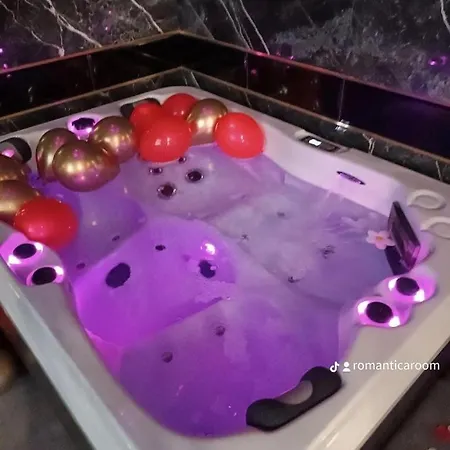 Avec Jacuzzi Апартаменты